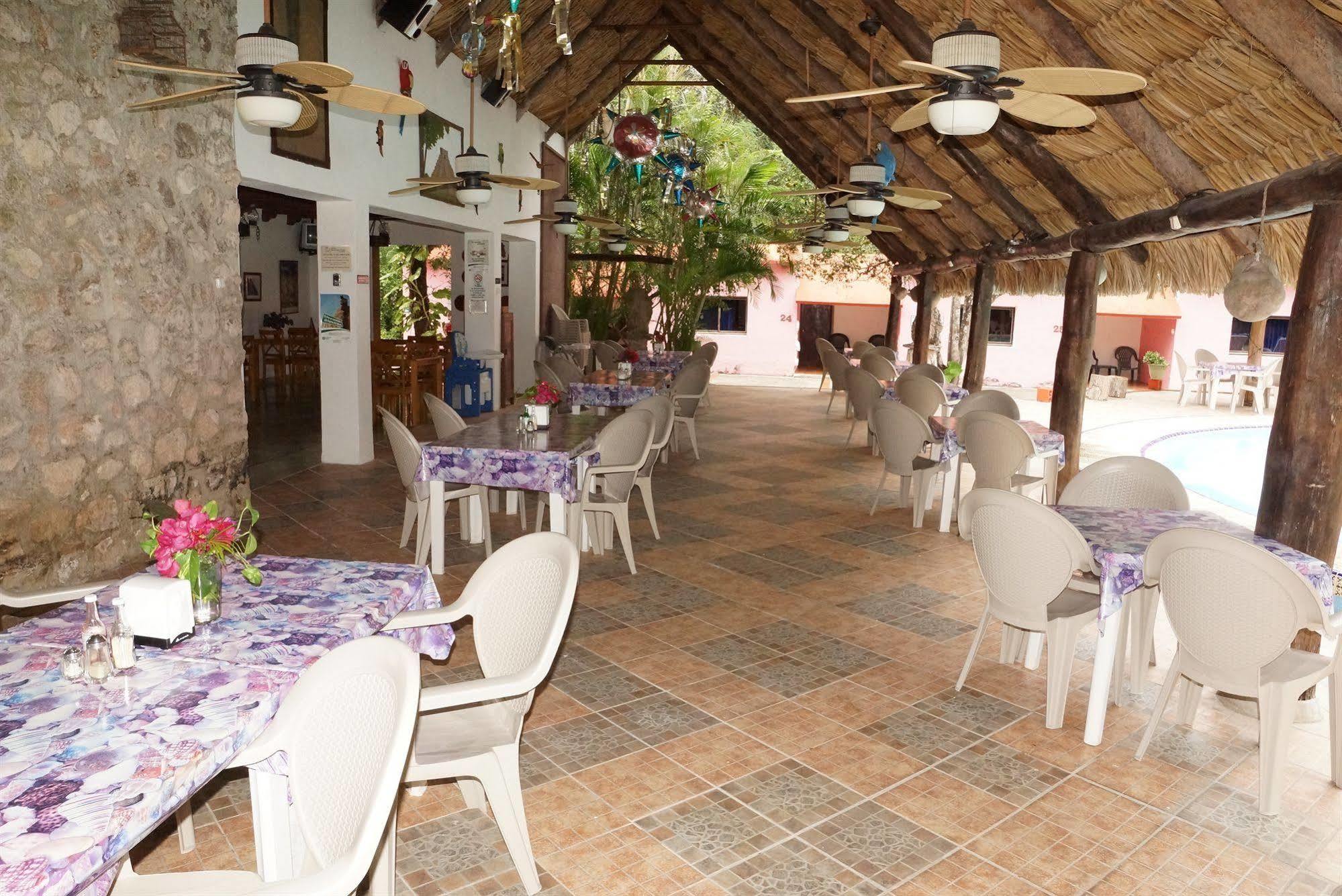 Hotel Doralba Inn Chichen エクステリア 写真